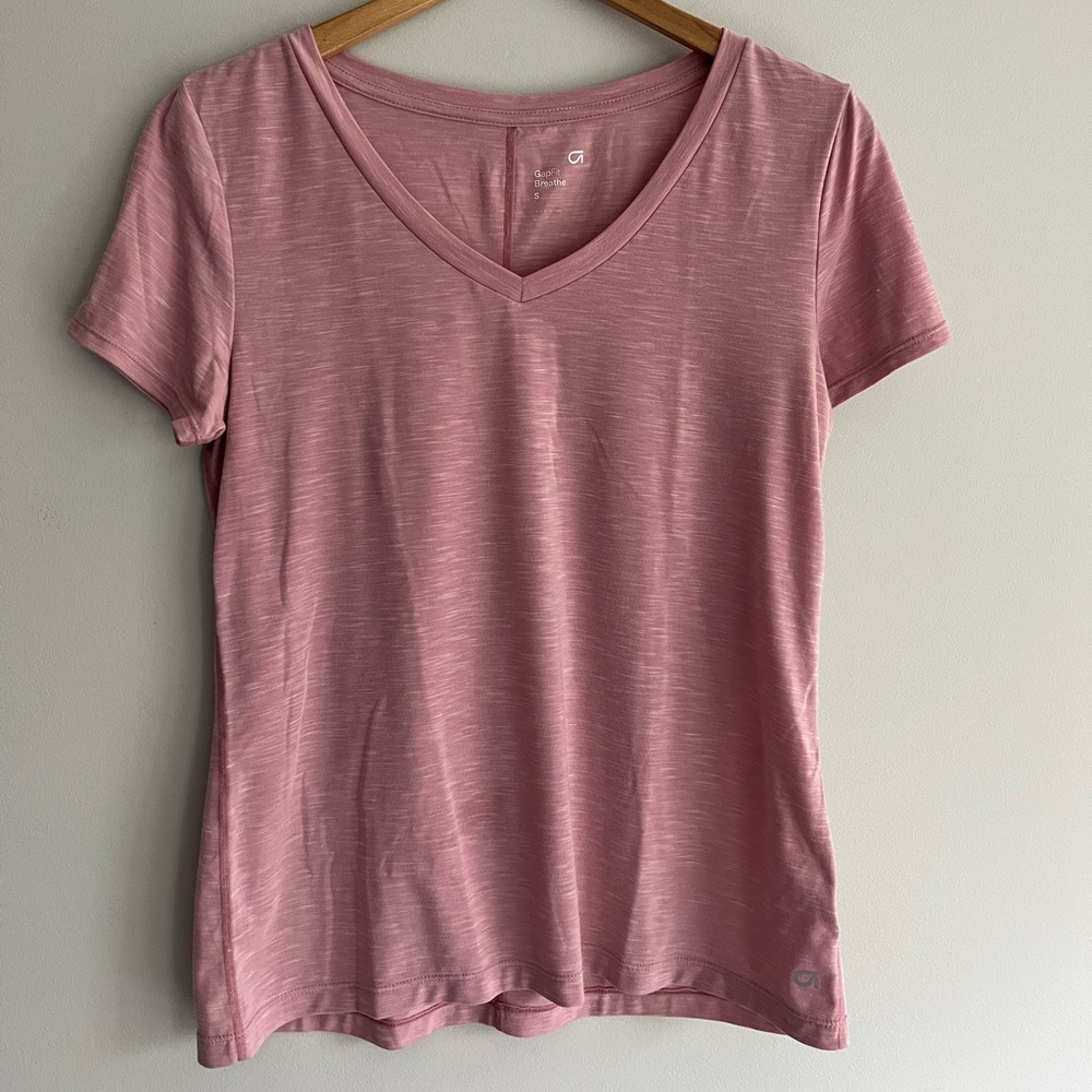 GapFit Breathe Pink V-Neck Women's Workout Top size S